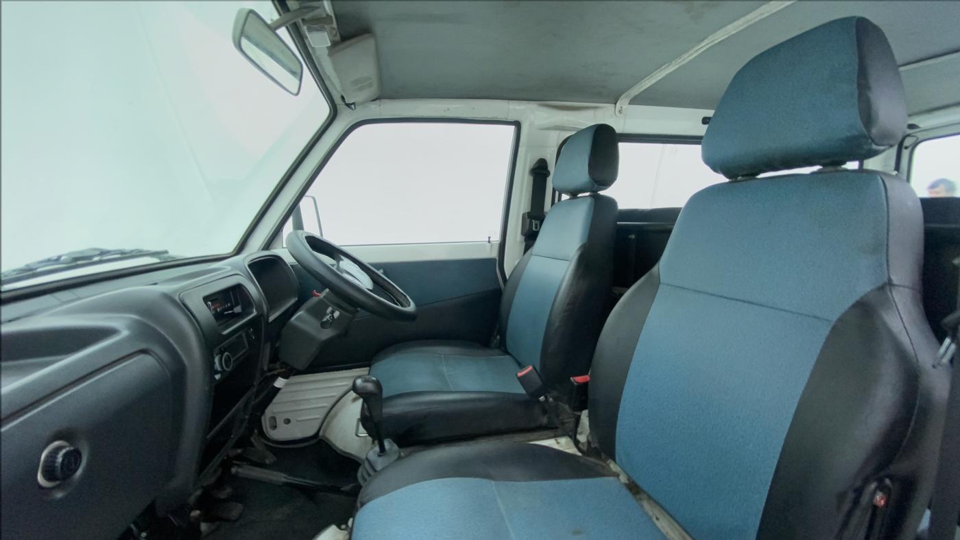 2017 Maruti OMNI E 8 STR, Petrol, Manual, 27,921 km, Right Side Front Door Cabin