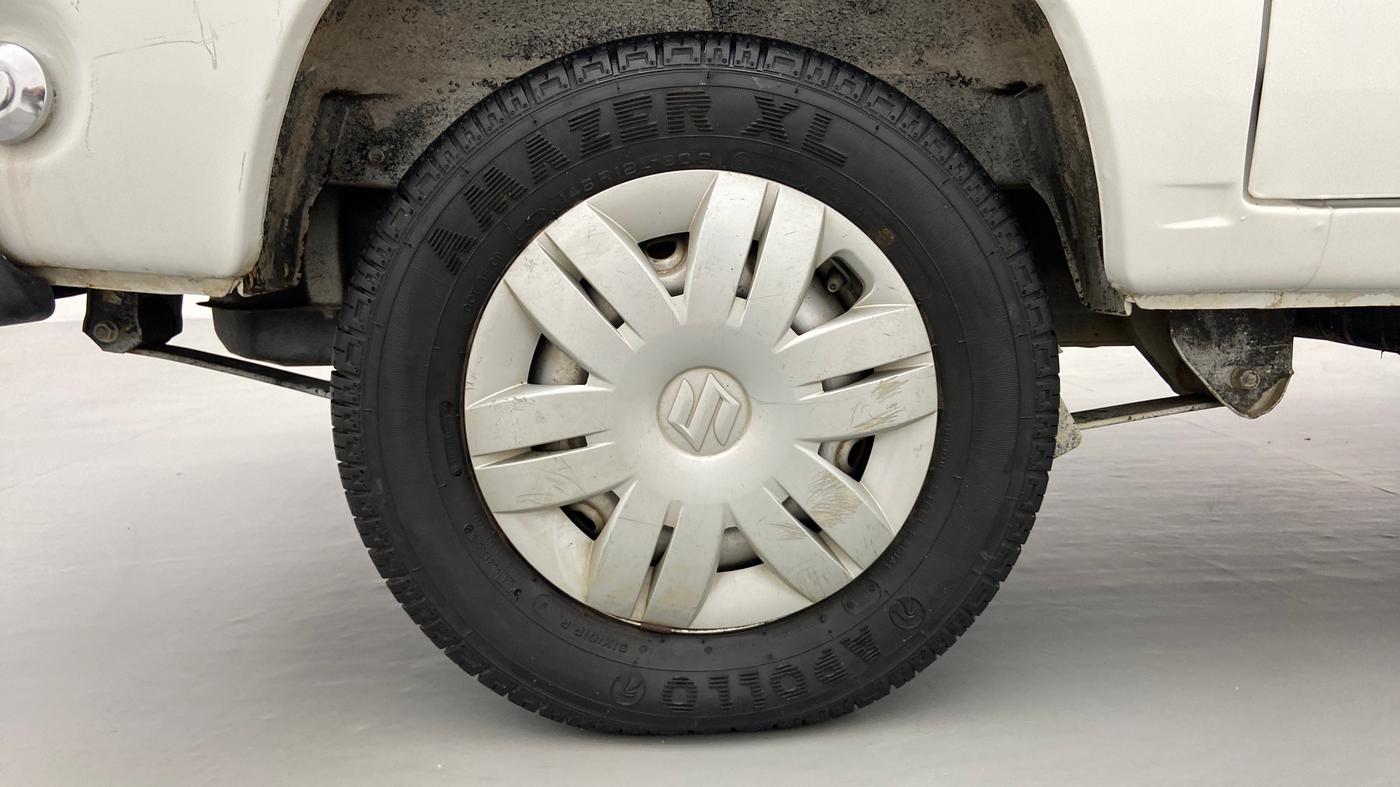 2017 Maruti OMNI E 8 STR, Petrol, Manual, 27,921 km, Right Rear Wheel