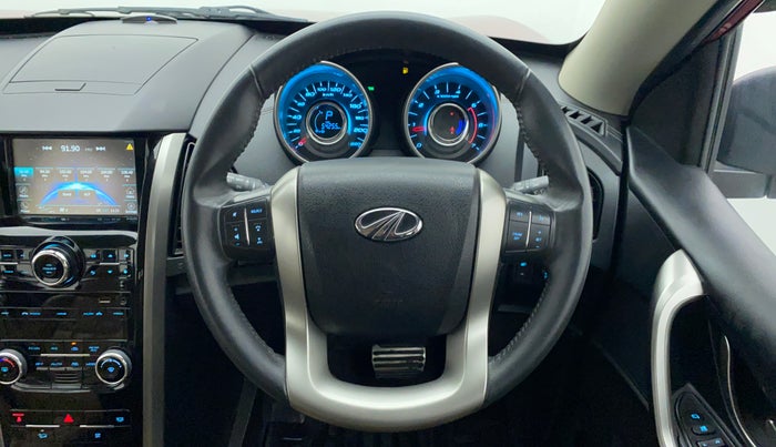 2018 Mahindra XUV500 W11 AT, Diesel, Automatic, 54,467 km, Steering Wheel Close Up