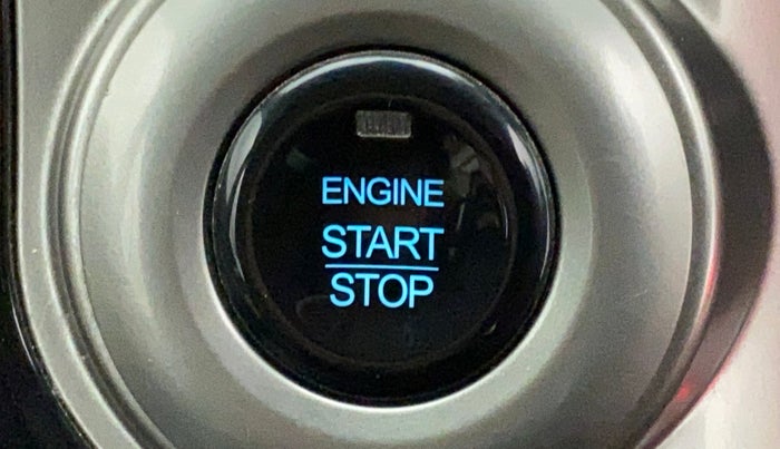 2018 Mahindra XUV500 W11 AT, Diesel, Automatic, 54,467 km, Keyless Start/ Stop Button