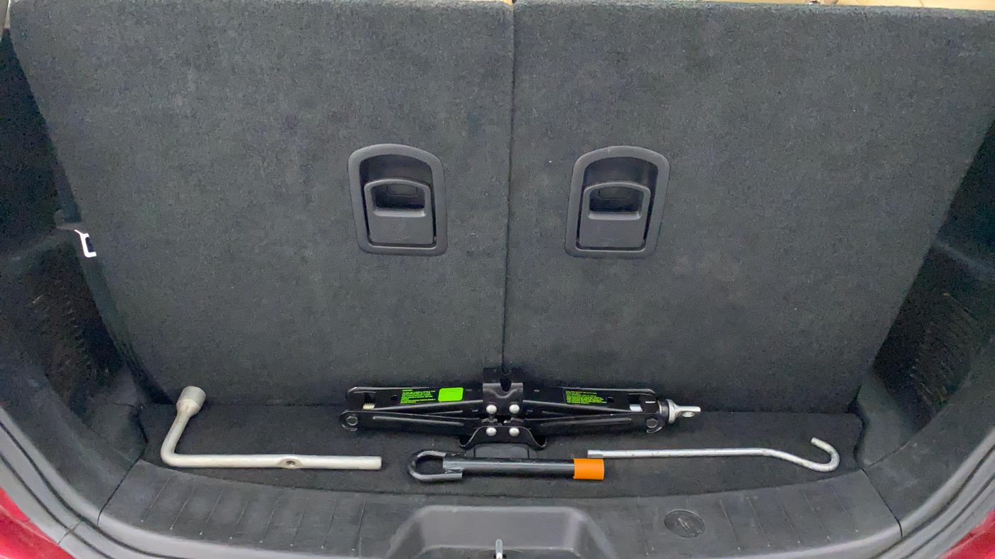 2018 Mahindra XUV500 W11 AT, Diesel, Automatic, 54,467 km, Boot Inside