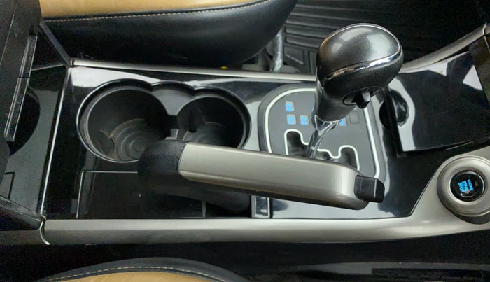 2018 Mahindra XUV500 W11 AT, Diesel, Automatic, 54,467 km, Gear Lever