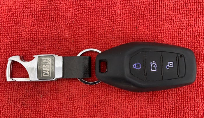 2018 Mahindra XUV500 W11 AT, Diesel, Automatic, 54,467 km, Key Close Up