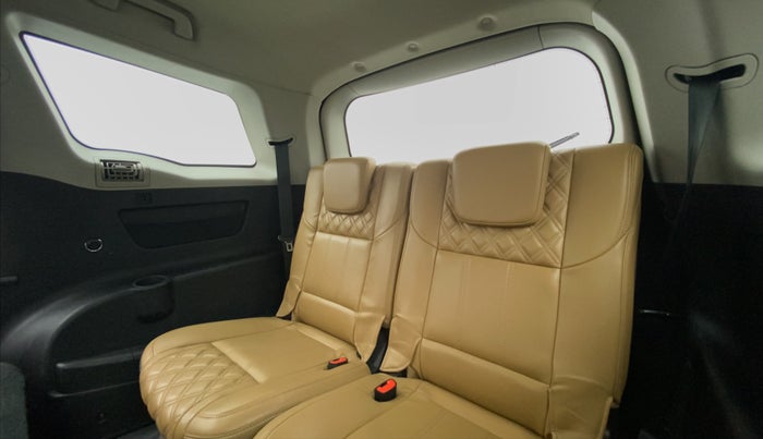 2018 Mahindra XUV500 W11 AT, Diesel, Automatic, 54,467 km, Third Seat Row ( optional )