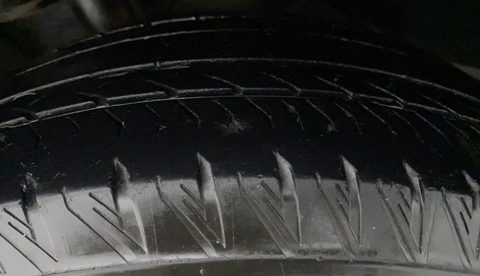 2018 Mahindra XUV500 W11 AT, Diesel, Automatic, 54,467 km, Left Front Tyre Tread