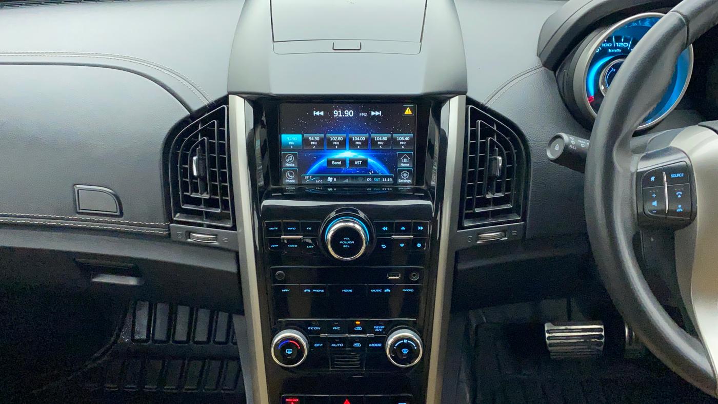 2018 Mahindra XUV500 W11 AT, Diesel, Automatic, 54,467 km, Air Conditioner