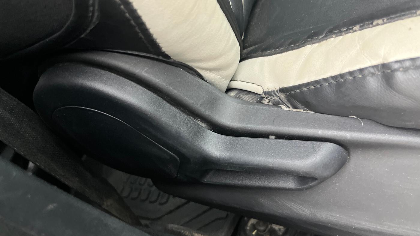 2024 Tata NEXON PURE S 1.2 REVOTRON 6MT, Petrol, Manual, 12,240 km, Driver Side Adjustment Panel