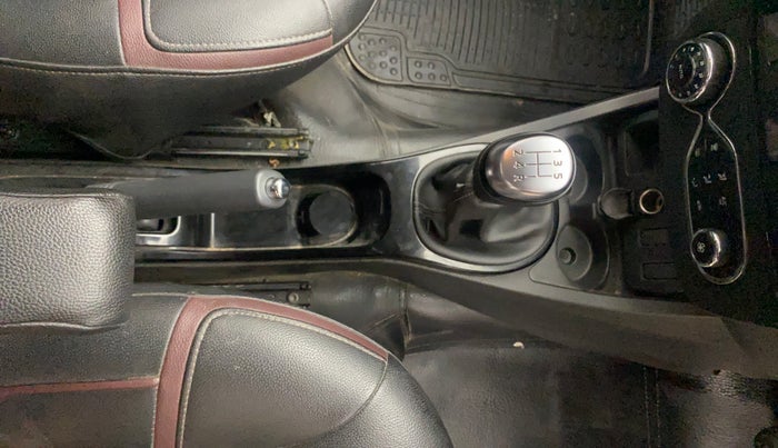 2021 Renault Duster RXZ 1.5 PETROL MT, Petrol, Manual, 36,181 km, Gear Lever