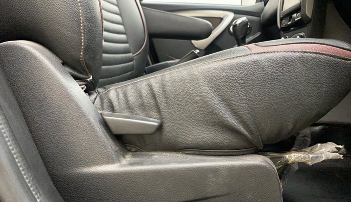 2021 Renault Duster RXZ 1.5 PETROL MT, Petrol, Manual, 36,181 km, Driver Side Adjustment Panel