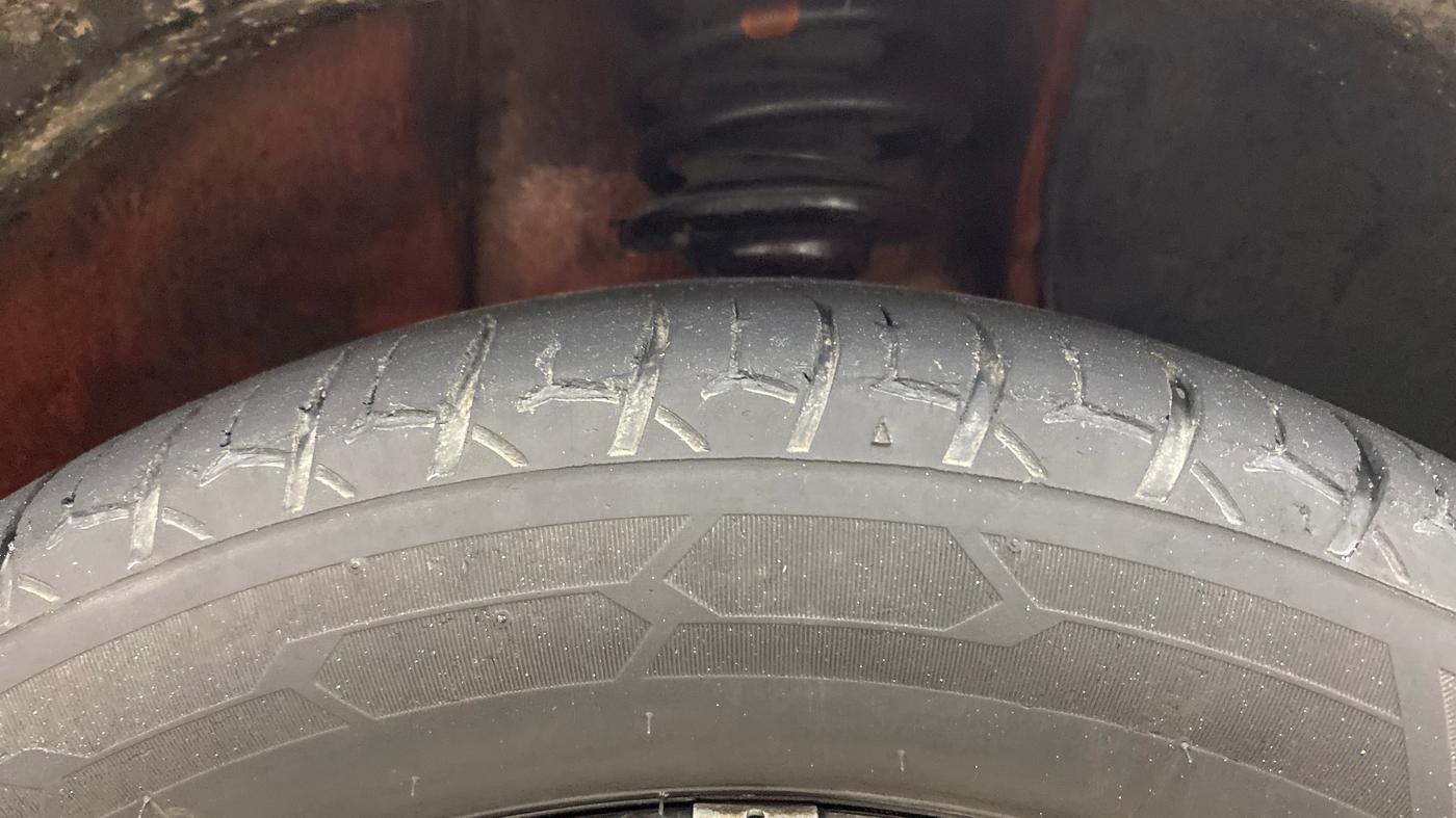 2018 Maruti IGNIS DELTA 1.3 AMT, Diesel, Automatic, 1,13,559 km, Right Front Tyre Tread