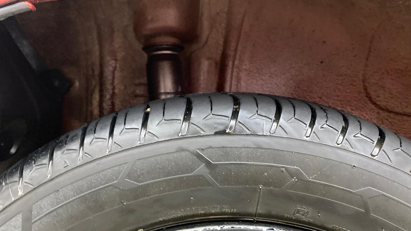 2018 Maruti IGNIS DELTA 1.3 AMT, Diesel, Automatic, 1,13,559 km, Right Rear Tyre Tread