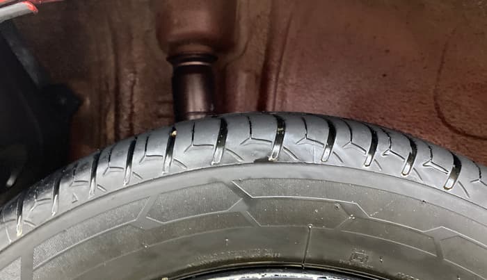 2018 Maruti IGNIS DELTA 1.3 AMT, Diesel, Automatic, 1,13,416 km, Right Rear Tyre Tread