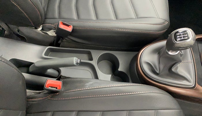 2021 Hyundai AURA SX 1.2 (O), Petrol, Manual, 42,975 km, Gear Lever