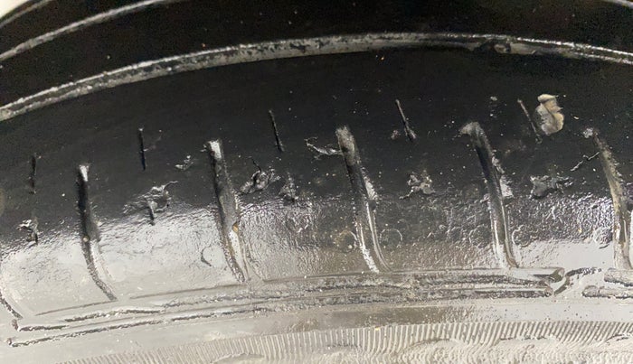 2021 Hyundai AURA SX 1.2 (O), Petrol, Manual, 42,975 km, Left Front Tyre Tread