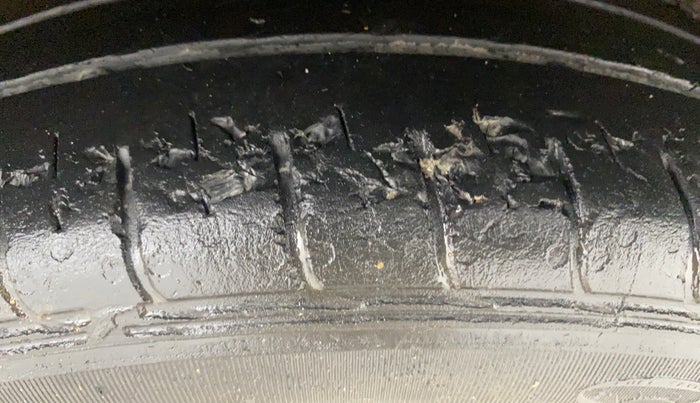 2021 Hyundai AURA SX 1.2 (O), Petrol, Manual, 42,975 km, Right Front Tyre Tread