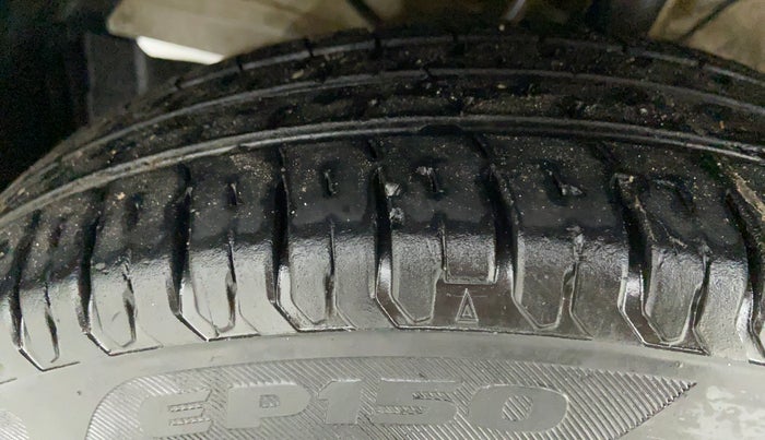 2020 Maruti Swift LXI D, Petrol, Manual, 18,208 km, Left Front Tyre Tread