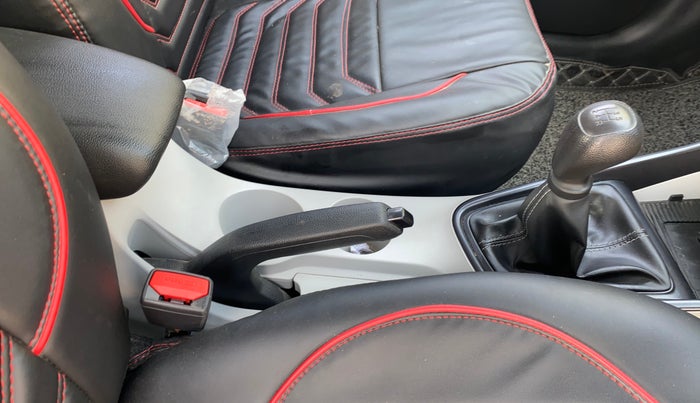 2024 Hyundai NEW I20 Sportz (O) 1.2, Petrol, Manual, 11,965 km, Gear Lever