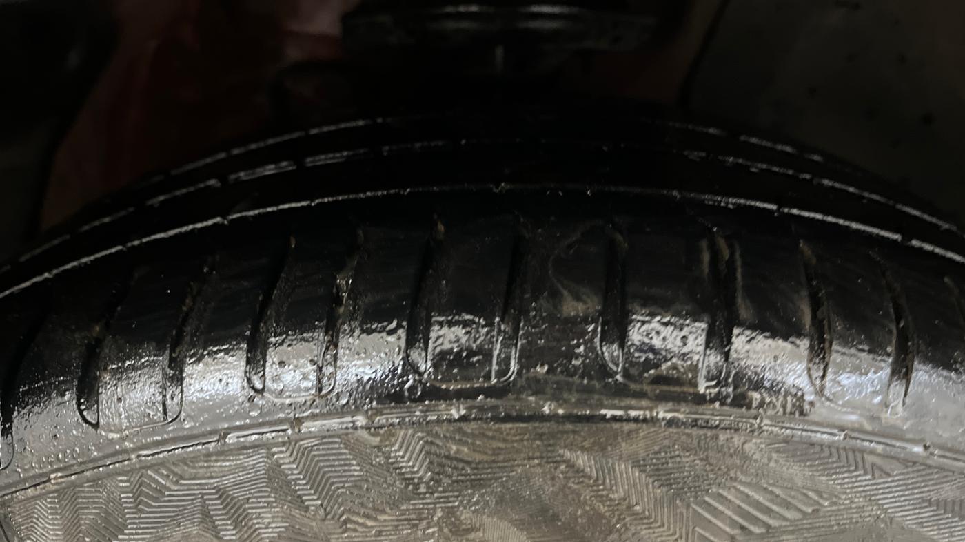 2021 MG ASTOR SAVVY 1.5 CVT, Petrol, Automatic, 42,291 km, Right Front Tyre Tread