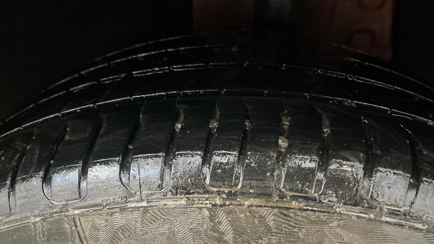 2021 MG ASTOR SAVVY 1.5 CVT, Petrol, Automatic, 42,291 km, Left Rear Tyre Tread