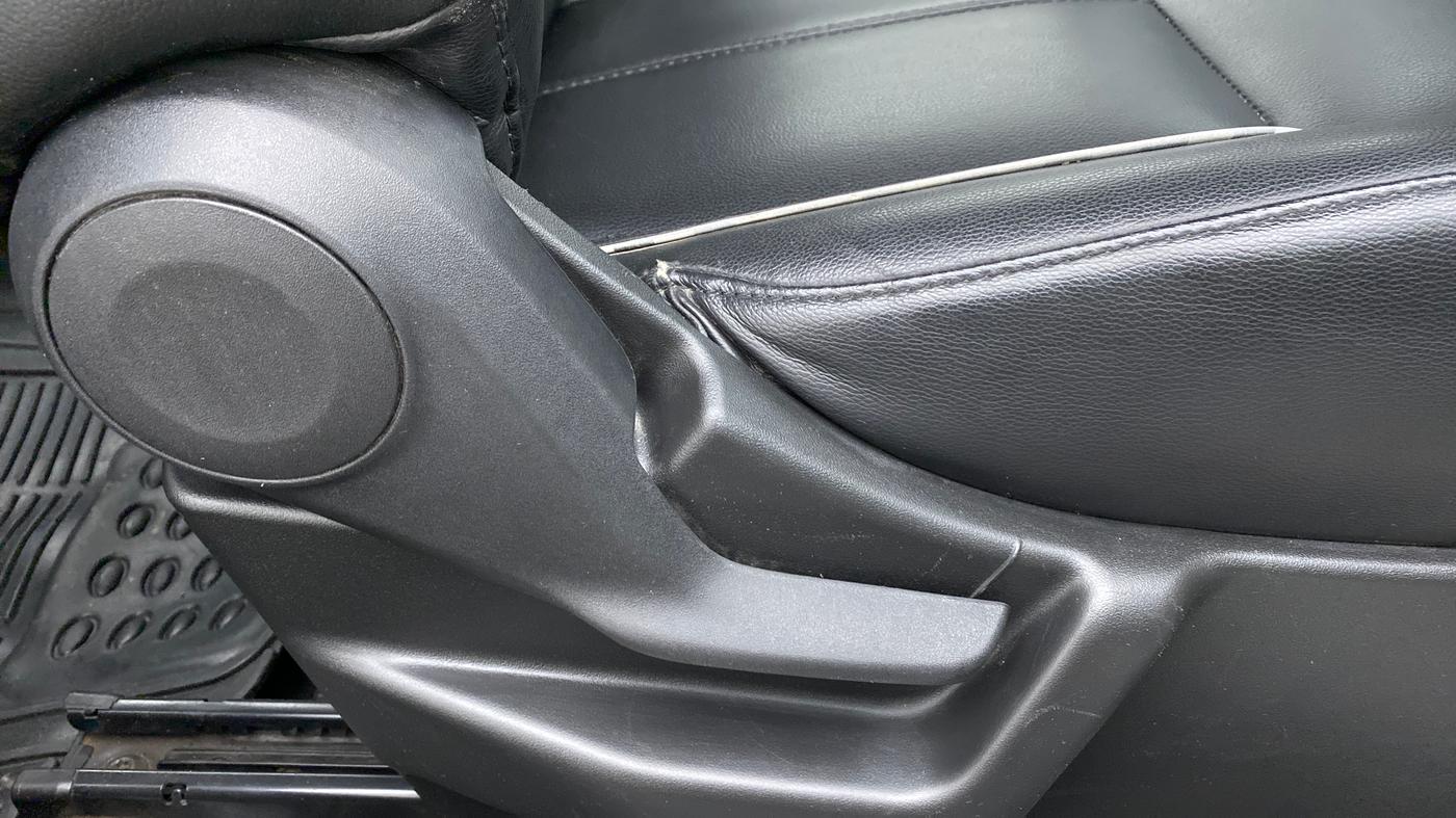 2020 Maruti New Wagon-R LXI CNG (O) 1.0, CNG, Manual, 60,468 km, Driver Side Adjustment Panel