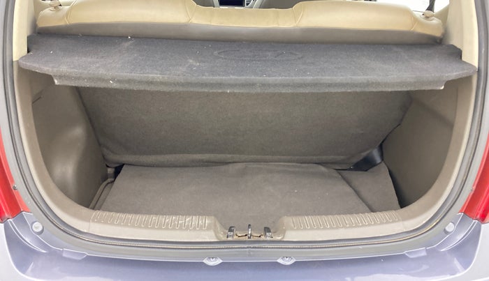 2015 Hyundai i10 MAGNA 1.1, Petrol, Manual, 28,831 km, Boot Inside