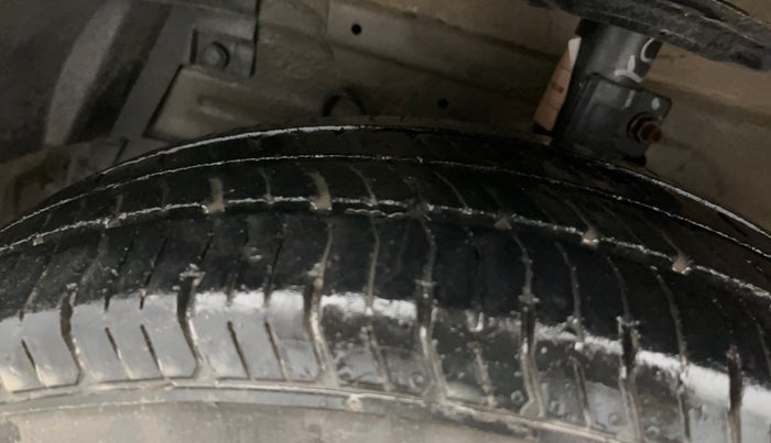 2014 Maruti Swift Dzire VXI, Petrol, Manual, 16,655 km, Left Front Tyre Tread