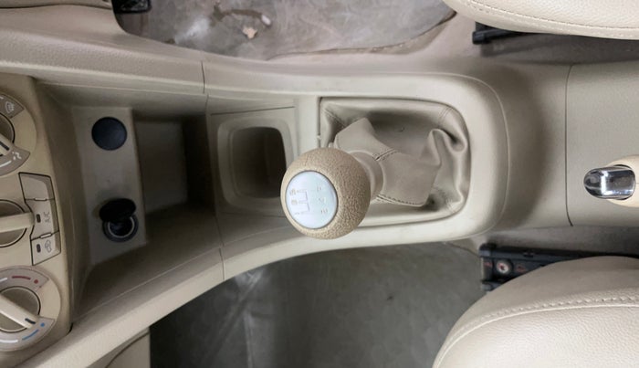 2014 Maruti Swift Dzire VXI, Petrol, Manual, 16,655 km, Gear Lever