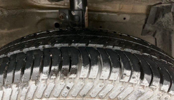 2014 Maruti Swift Dzire VXI, Petrol, Manual, 16,655 km, Right Front Tyre Tread