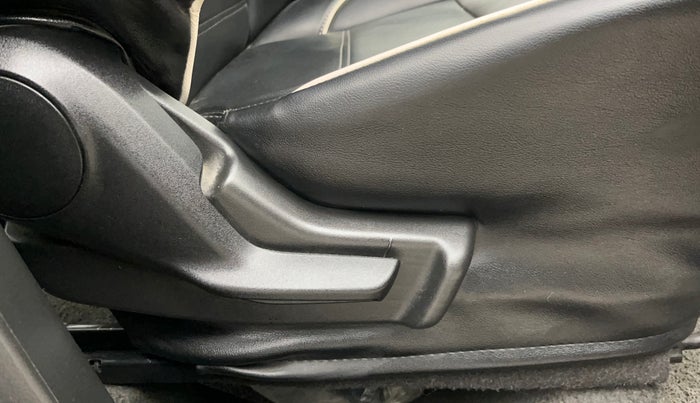 2019 Maruti IGNIS DELTA 1.2, Petrol, Manual, 50,634 km, Driver Side Adjustment Panel