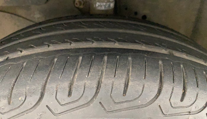 2013 Honda Brio S MT, Petrol, Manual, 70,026 km, Left Front Tyre Tread