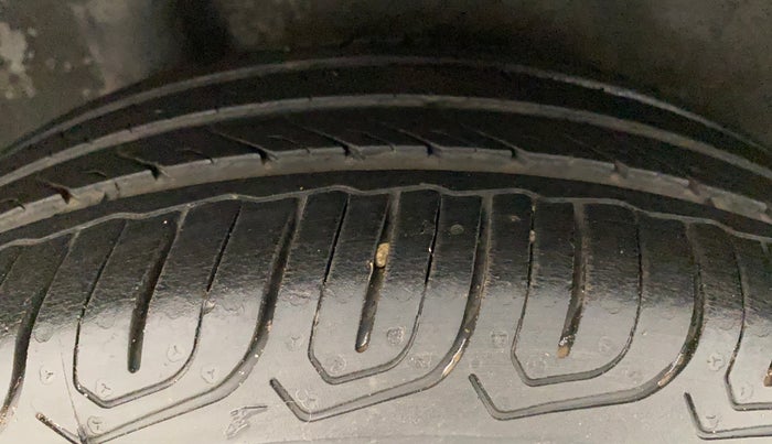 2013 Honda Brio S MT, Petrol, Manual, 70,026 km, Right Rear Tyre Tread