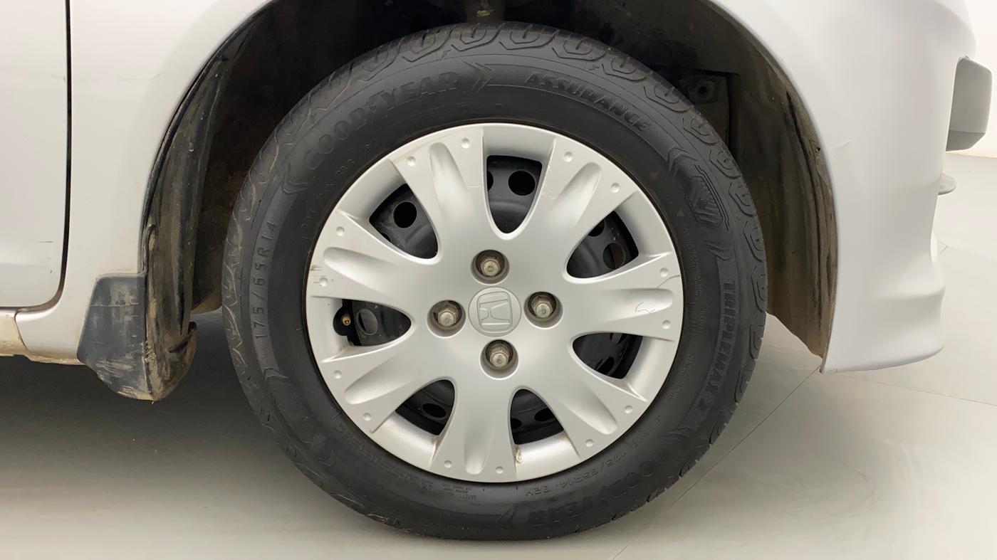 2013 Honda Brio S MT, Petrol, Manual, 70,026 km, Right Front Wheel