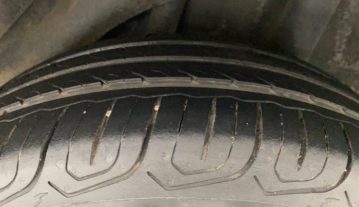 2013 Honda Brio S MT, Petrol, Manual, 70,026 km, Left Rear Tyre Tread
