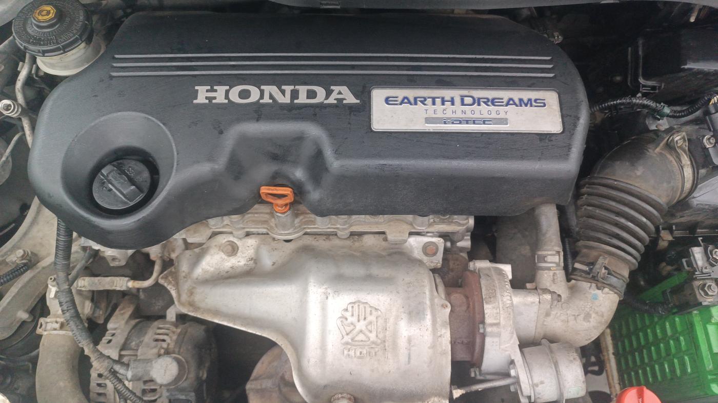 2014 Honda Mobilio 1.5L I-DTEC RS, Diesel, Manual, 1,13,459 km, Engine View
