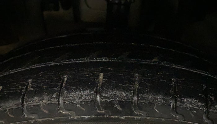 2016 Renault Kwid RXT 1.0, Petrol, Manual, 46,223 km, Left Front Tyre Tread