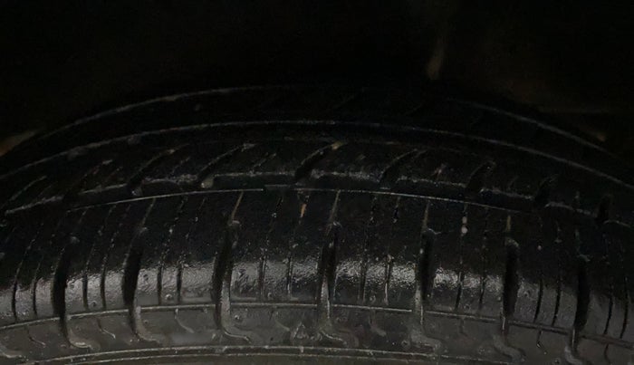 2016 Renault Kwid RXT 1.0, Petrol, Manual, 46,223 km, Left Rear Tyre Tread