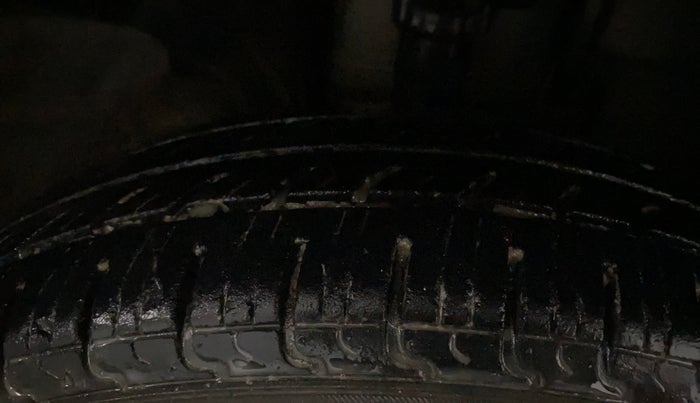 2016 Renault Kwid RXT 1.0, Petrol, Manual, 46,223 km, Right Front Tyre Tread