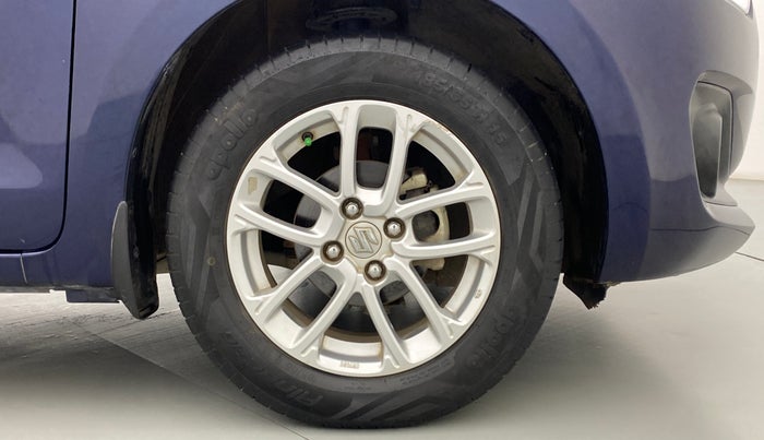 2018 Maruti Swift ZXI D, Petrol, Manual, 17,442 km, Right Front Wheel