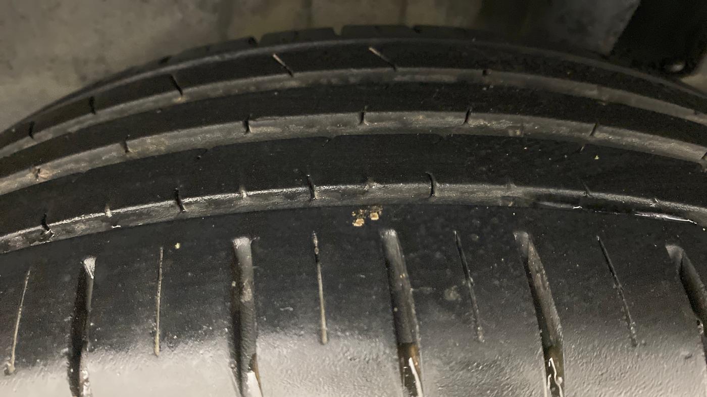 2018 Maruti Swift ZXI D, Petrol, Manual, 17,442 km, Left Rear Tyre Tread