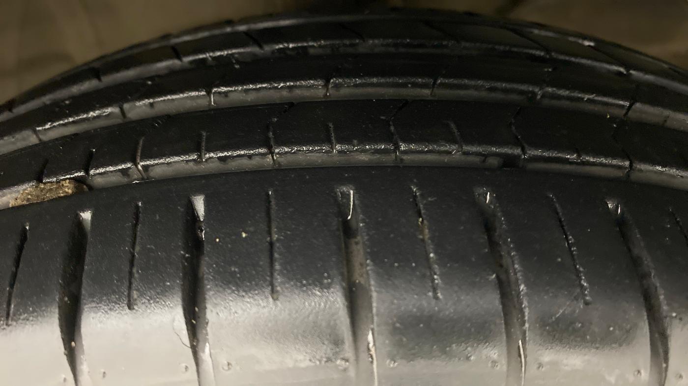2018 Maruti Swift ZXI D, Petrol, Manual, 17,442 km, Right Front Tyre Tread