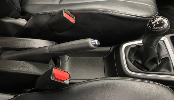 2018 Maruti Swift ZXI D, Petrol, Manual, 17,442 km, Gear Lever