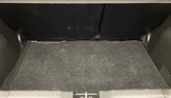 2018 Maruti Swift ZXI D, Petrol, Manual, 17,442 km, Boot Inside