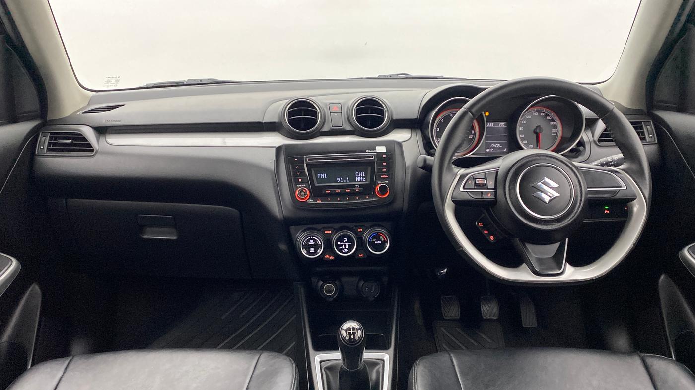 2018 Maruti Swift ZXI D, Petrol, Manual, 17,442 km, Dashboard