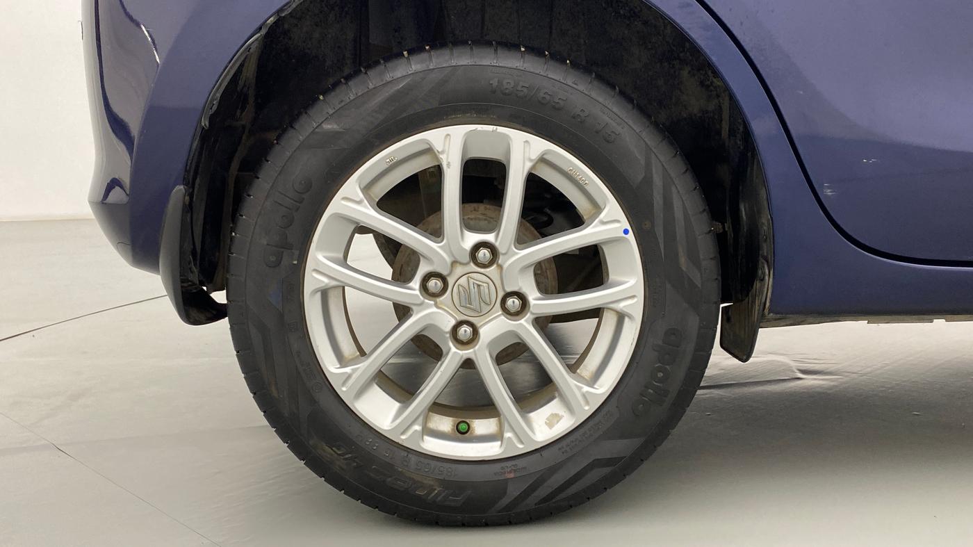 2018 Maruti Swift ZXI D, Petrol, Manual, 17,442 km, Right Rear Wheel