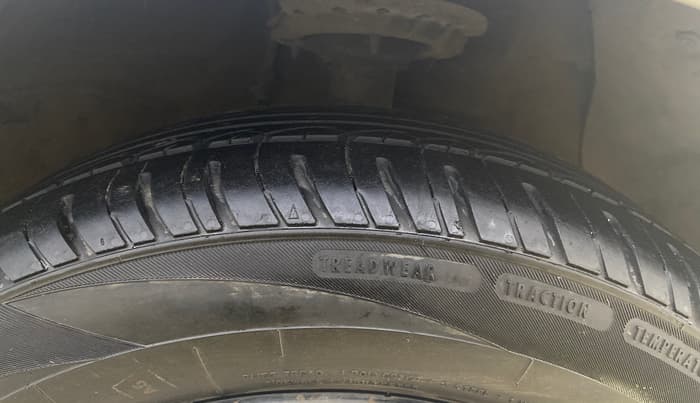 2014 Hyundai Xcent S 1.2, Petrol, Manual, 26,282 km, Right Front Tyre Tread