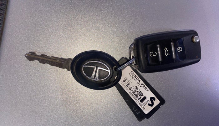 2018 Tata Tiago XZ PETROL, Petrol, Manual, 72,616 km, Key Close Up