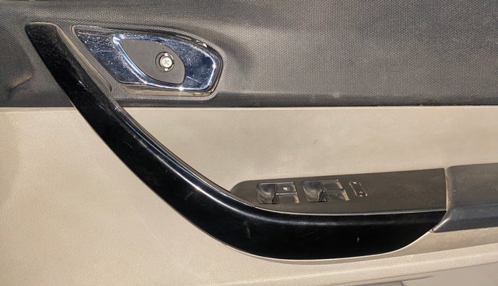 2018 Tata Tiago XZ PETROL, Petrol, Manual, 72,616 km, Driver Side Door Panels Control