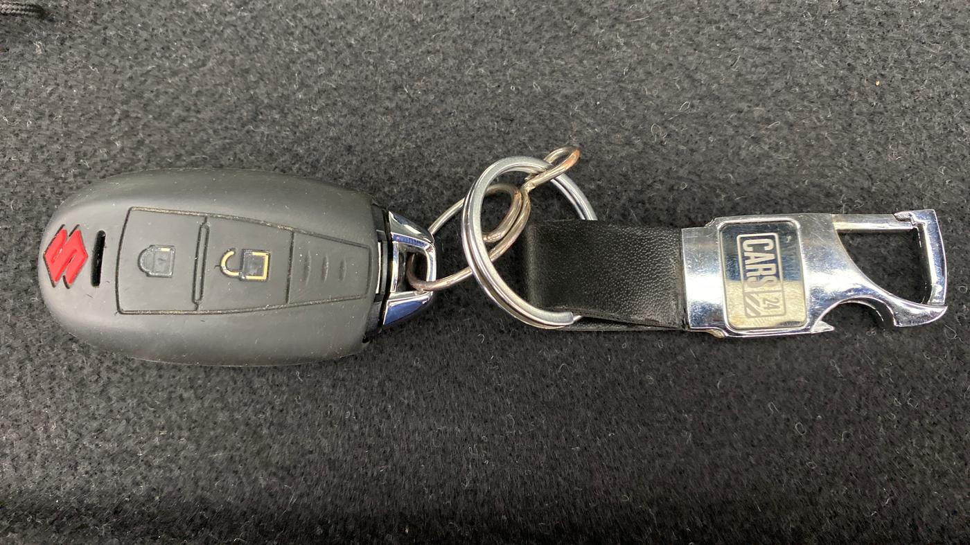 2018 Maruti Vitara Brezza ZDI+ DUAL TONE AMT, Diesel, Automatic, 62,641 km, Key Close Up