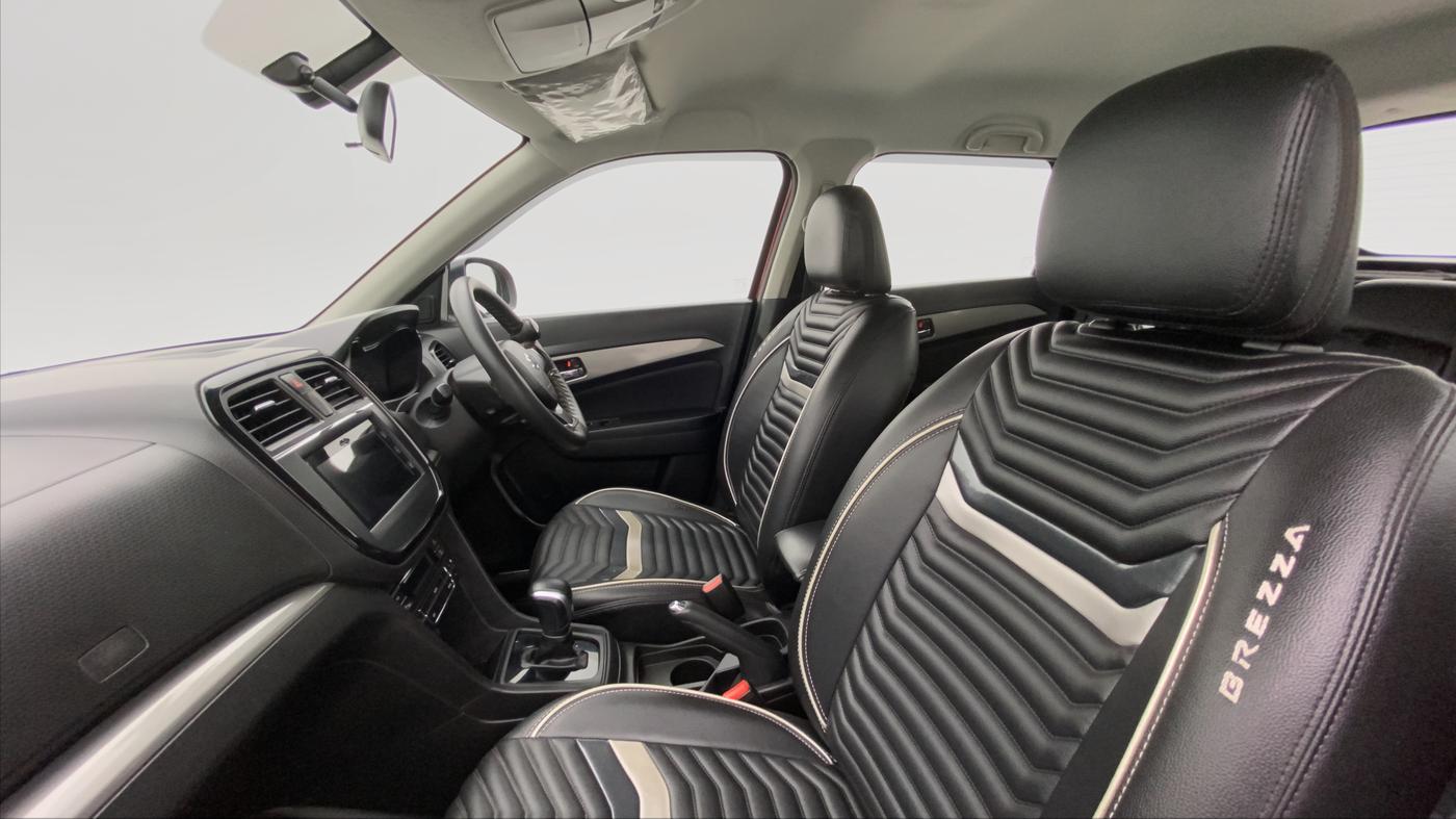 2018 Maruti Vitara Brezza ZDI+ DUAL TONE AMT, Diesel, Automatic, 62,641 km, Right Side Front Door Cabin