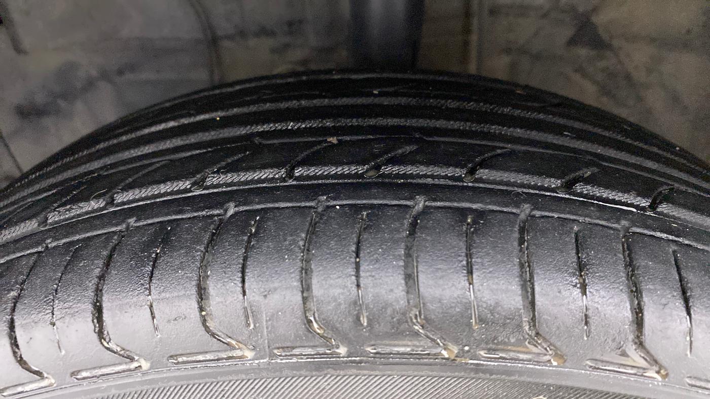 2013 Toyota Etios Liva GD, Diesel, Manual, 1,07,929 km, Left Front Tyre Tread